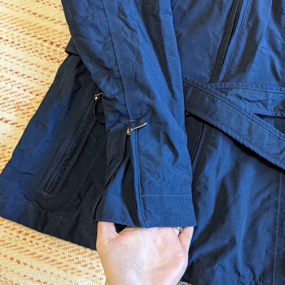 The North Face Rain Jacket - Picture 10 of 12